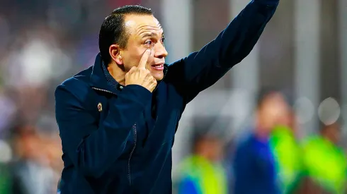 Alejandro Restrepo dirigiendo en Alianza Lima.