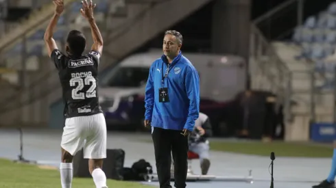 Futbol, Palestino vs Bolivar, fase de grupos, Conmebol Conmebol Libertadores 2024 El entrenador de Bolivar Flavio Robatto es fotografiado durante el partido de Conmebol Libertadores 2024 contra Palestino disputado en el estadio El Teniente en Rancagua, Chile. 4/4/2024 Jorge Loyola/Photosport Football, Palestino vs Bolivar, group stage, Conmebol Conmebol Libertadores 2024 Bolivars head coach Flavio Robatto is pictured during the Conmebol Libertadores 2024 match against Palestino at the El Teniente stadium in Rancagua, Chile. 4/4/2024 Jorge Loyola/Photosport Palestino vs Bolivar, Conmebol Conmebol Libertadores 2024
