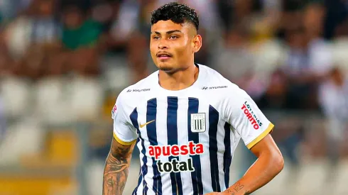 Jeriel De Santis jugando para Alianza Lima.
