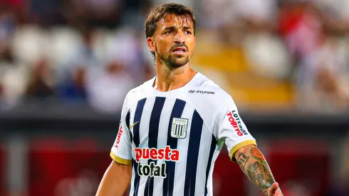 Gabriel Costa jugando para Alianza Lima.
