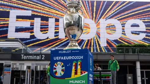 El trofeo de la Eurocopa, el que todos quieren.
