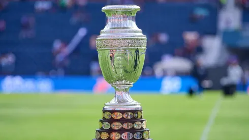 El trofeo de la Copa América espera por su nuevo dueño.
