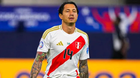 Gianluca Lapadula jugando para Perú en la Copa América 2024.
