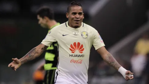 El jugador ecuatoriano se mandó un golazo en la segunda de Ecuador 
