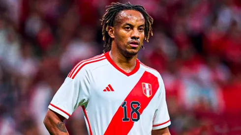 André Carrillo, jugando para Perú.