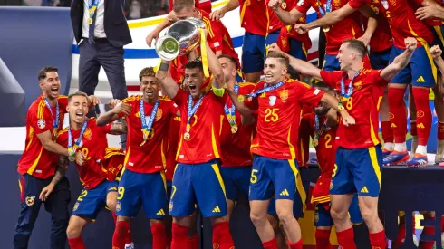 Los jugadores de España no dejan de recibir homenajes tras la Eurocopa. 
