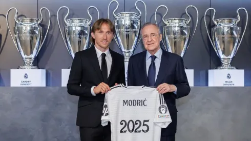 Luka Modric y el Real Madrid acordaron la renovación del contrato hasta mediados del 2025.
