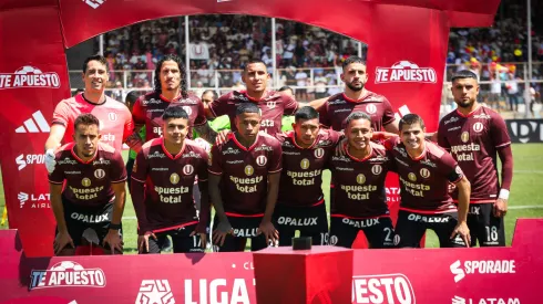 Alineación titular de Universitario contra Alianza Lima
