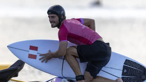 Alonso Correa a cuartos de final en Surf
