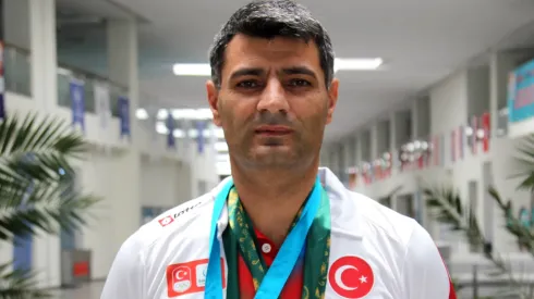 Yusuf Dikec, el tirador viral que sorprende en los Juegos Olímpicos. 
