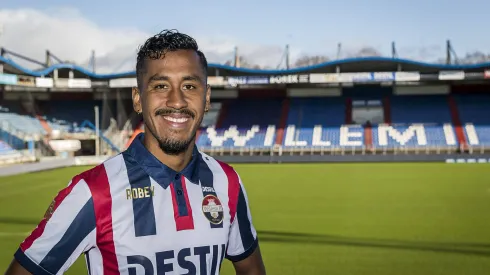 Renato Tapia se mantendría de España