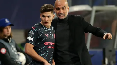 ¿La salida de Julián Álvarez del Manchester City va de la mano con las posibles sanciones al club?