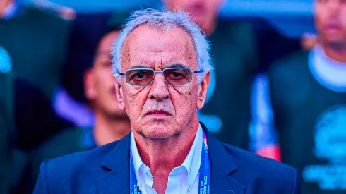 Jorge Fossati, técnico de Perú, se prepara para chocar ante Colombia.
