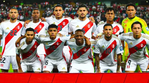 Perú minutos previos a jugar ante Colombia.
