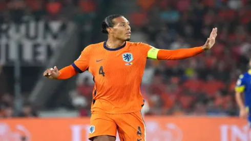 Virgil van Dijk, con Países Bajos, enfrenta a Alemania por la Nations League.
