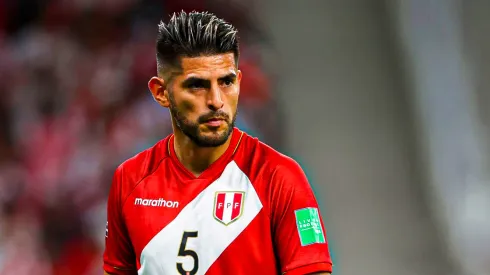 Carlos Zambrano jugando para la Selección de Perú.
