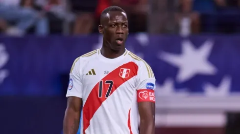 Luis Advíncula es uno de los jugadores más experimentados de Perú.
