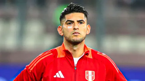 Carlos Zambrano durante el duelo entre Perú vs. Uruguay.
