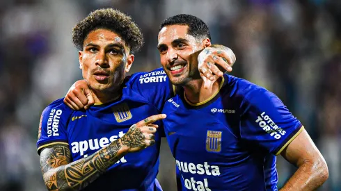 Paolo Guerrero y Pablo Sabbag, delanteros de Alianza Lima.
