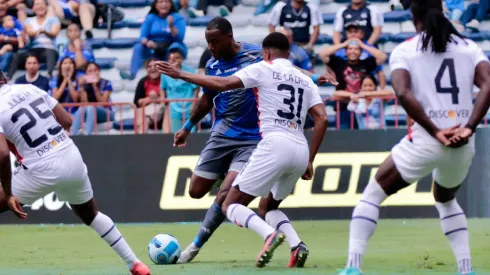 Emelec no pudo ante Liga y perdió por 1-0.
