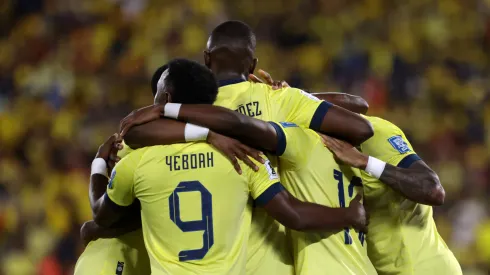 Selección de Ecuador dio a conocer que dos de sus jugadores no estarán ante Colombia. Foto: Getty.