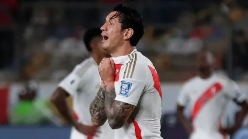 Gianluca Lapadula durante el Perú vs. Chile.