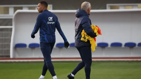 Didier Deschamps estaría  pensando en quitarle la capitanía de la Selección de Francia a Kylian Mbappé.
