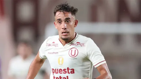 Martín Pérez Guedes jugando en Universitario.