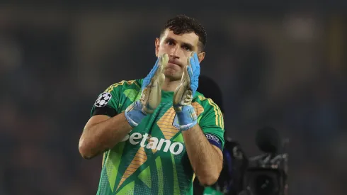 Se viene un gran homenaje al Dibu por la Premier.