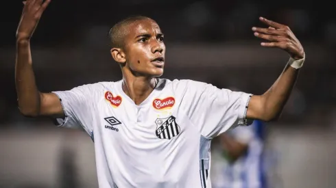 El hijo de Robinho la rompe en Santos y ya cuesta 50 millones de euros. 
