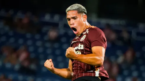 Universitario vs. Junior: resumen.
