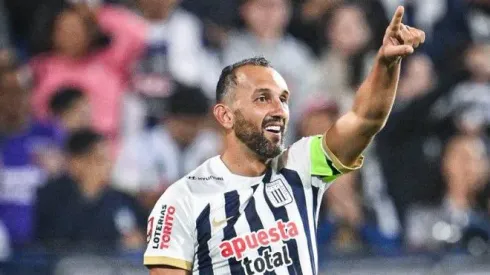 Hernán Barcos sigue vigente en Alianza Lima con 40 años.