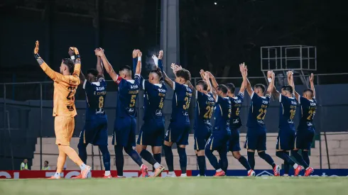 Alianza Lima saludando a los hinchas.