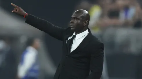 DT de renombre se ofrece a dirigir a Barcelona.