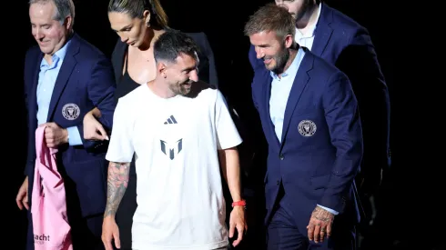 Beckham reconoce que pudo jugar con Messi en Barcelona.