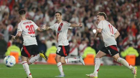 River Plate golea a Independiente del Valle y le da vida a Barcelona en Libertadores.