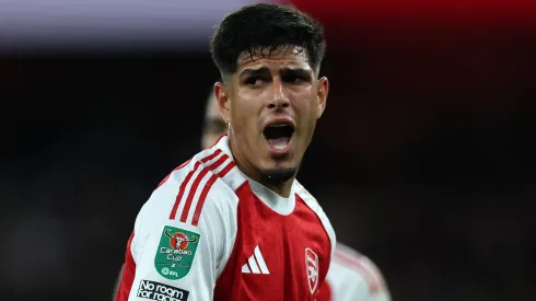 ¿Por qué no juega Hincapié en la Champions League?