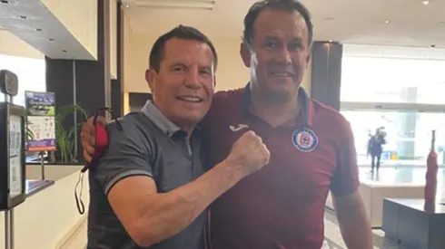 Julio César Chávez le pasó su mística a Juan Reynoso de cara a la definición de la Liga MX