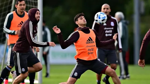 Alejandro Gómez durante un entrenamiento de la Selección Mexicana.
