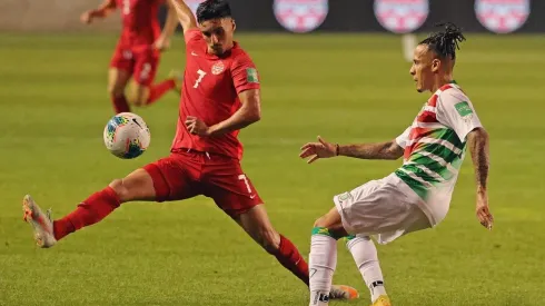 Stephen Eustaquio contra Surinam en Copa Oro.
