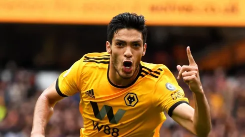 Raúl Jiménez vuelve a brillar con Wolverhampton.
