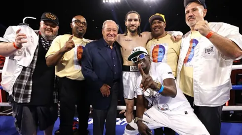 El nieto de Muhammad Ali debutó con un espectacular nocaut en el primer asalto