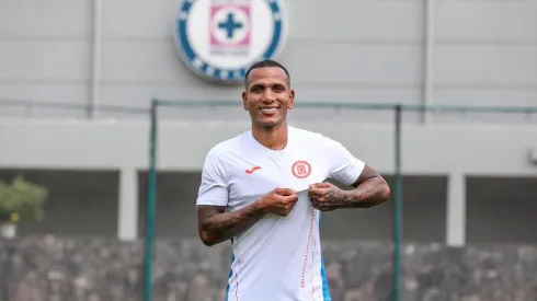 Rómulo Otero ya fue registrado con Cruz Azul en la Liga MX.