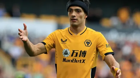 Raúl Jiménez tendrá competencia en Wolverhampton.
