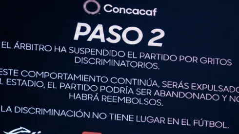 El partido Cruz Azul Monterrey en el estadio Azteca fue suspendido 10 minutos.
