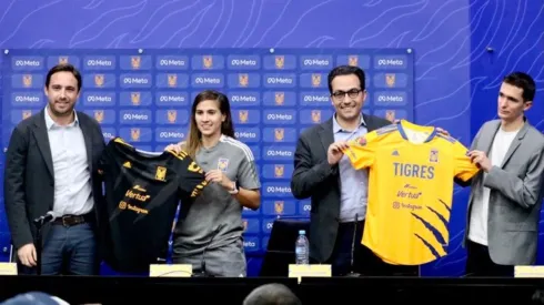 Carlos Valenzuela, Nallely Rangel, Mauricio Culebro y Quentin Pacquelier en la presentación de la alianza de Meta con Tigres.
