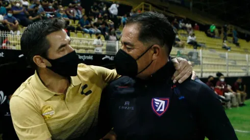 Rafael García, DT de Dorados, y Francisco Ramírez, DT de Tepatitlán.
