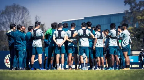 Las Águilas en entrenamiento con el director técnico interino Fernando Ortiz.
