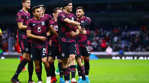 La selección mexicana festeja un gol en el octagonal.
