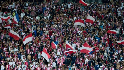 Plantel de Chivas desaira a aficionados que se manifestaban en Verde Valle